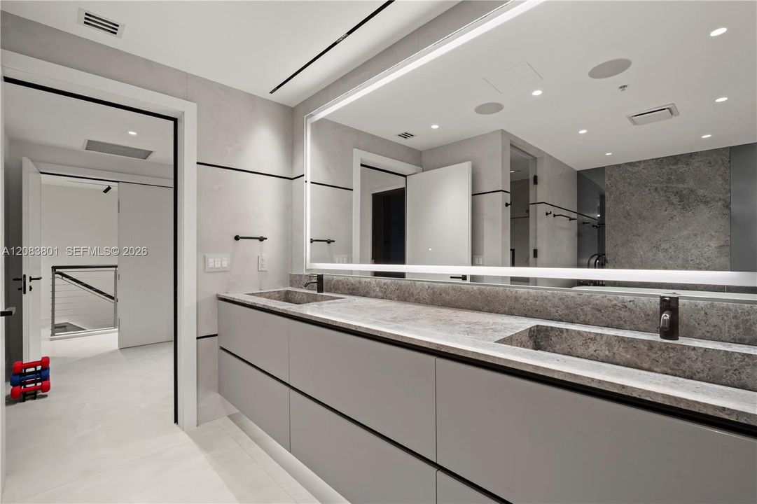 For Sale: $2,165,000 (2 beds, 2 baths, 2803 Square Feet)