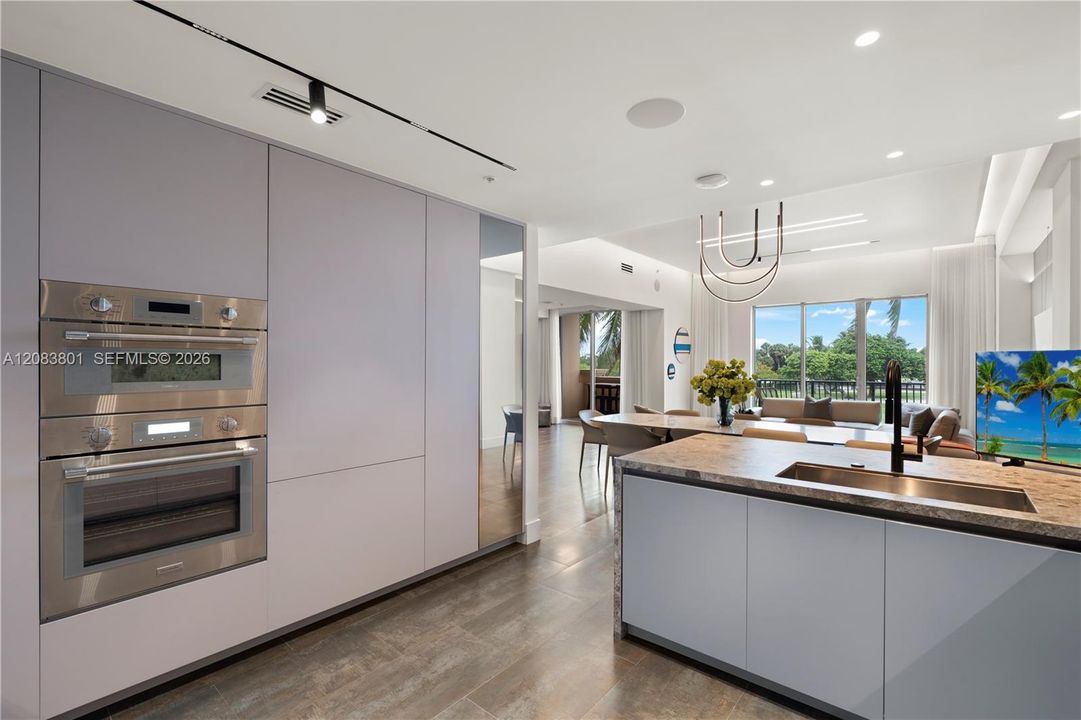 For Sale: $2,165,000 (2 beds, 2 baths, 2803 Square Feet)