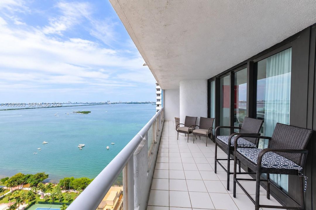 For Rent: $5,900 (2 beds, 2 baths, 1602 Square Feet)