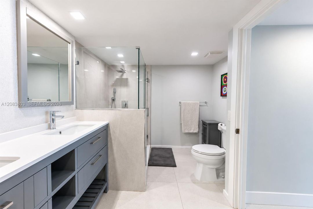 For Rent: $5,900 (2 beds, 2 baths, 1602 Square Feet)