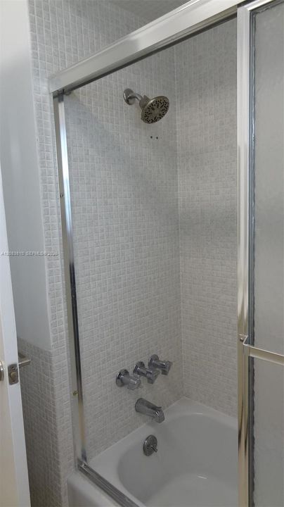 В аренду: $1,775 (1 спален, 1 ванн, 720 Квадратных фут)