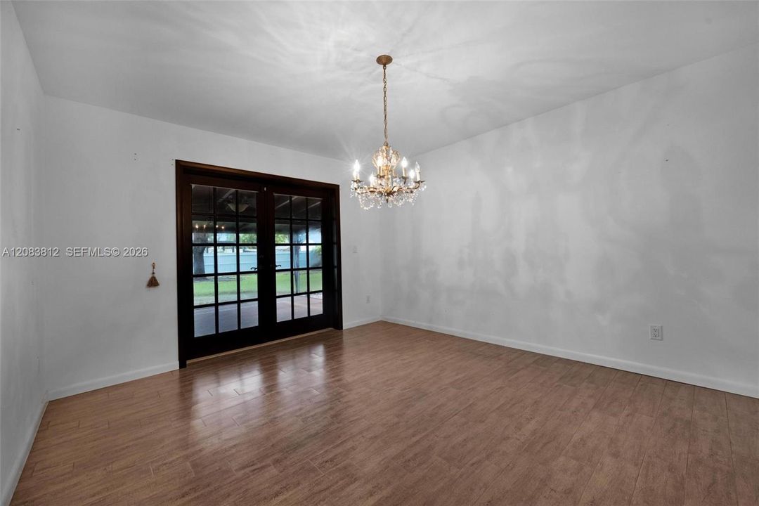 En Venta: $775,000 (4 camas, 2 baños, 2176 Pies cuadrados)