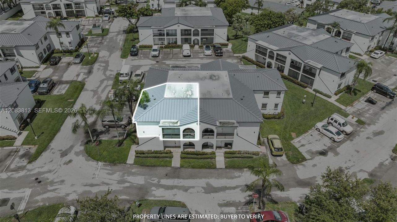 На продажу: $279,999 (2 спален, 2 ванн, 900 Квадратных фут)
