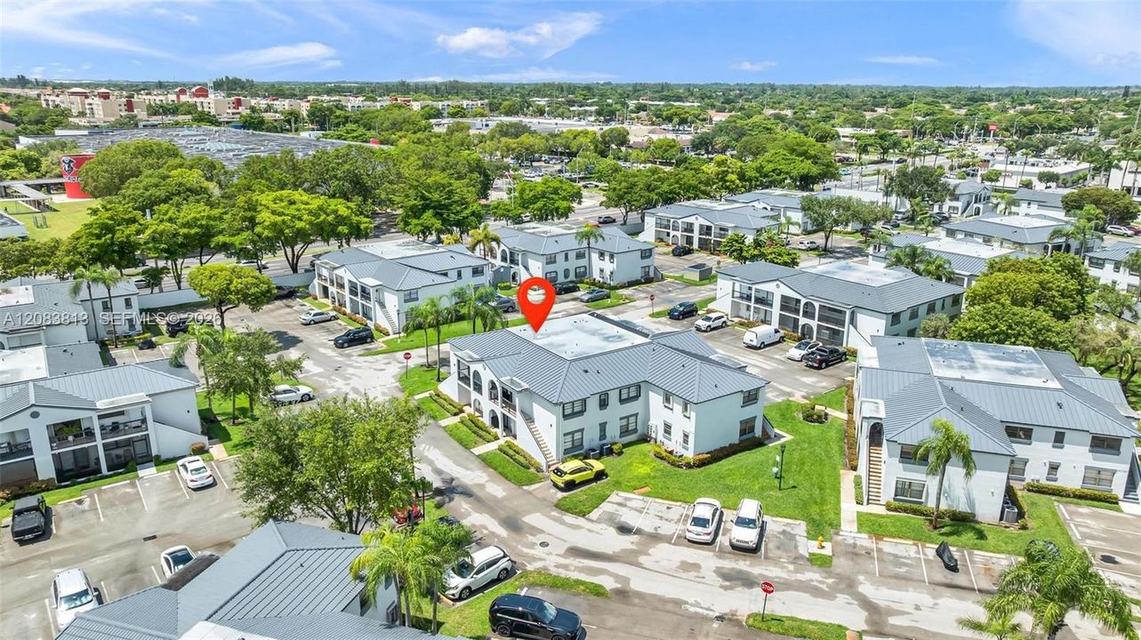 На продажу: $279,999 (2 спален, 2 ванн, 900 Квадратных фут)