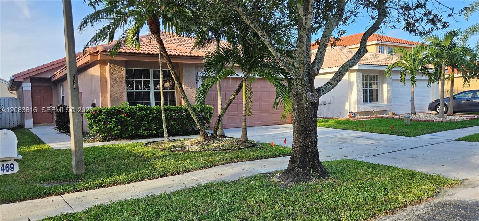 For Rent: $3,600 (3 beds, 2 baths, 1549 Square Feet)