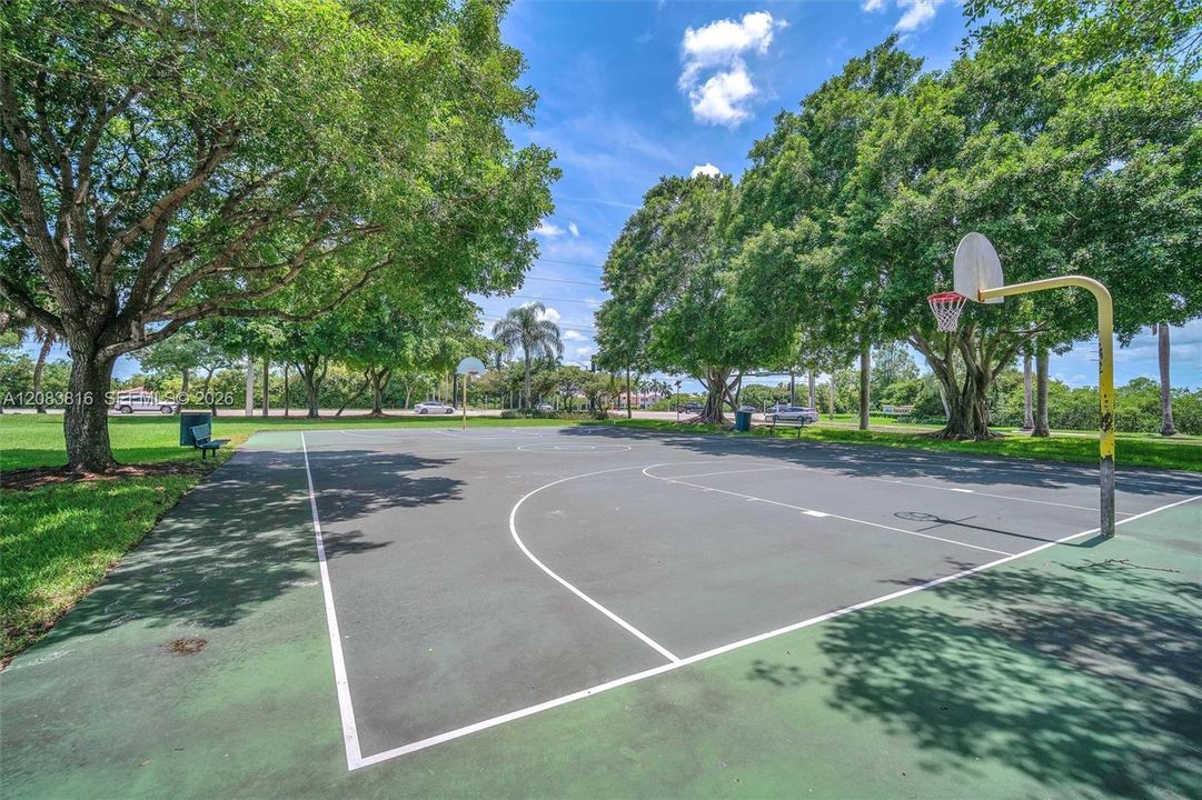 For Rent: $3,600 (3 beds, 2 baths, 1549 Square Feet)