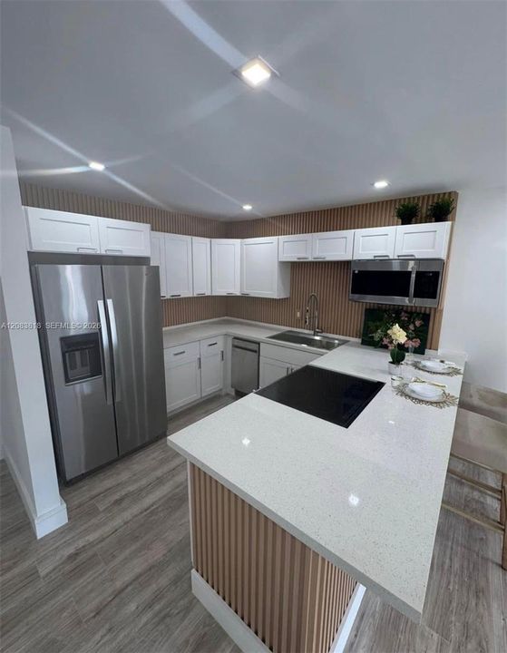 For Rent: $1,950 (1 beds, 1 baths, 740 Square Feet)