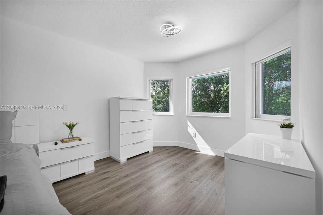 For Sale: $1,790,000 (5 beds, 3 baths, 3052 Square Feet)