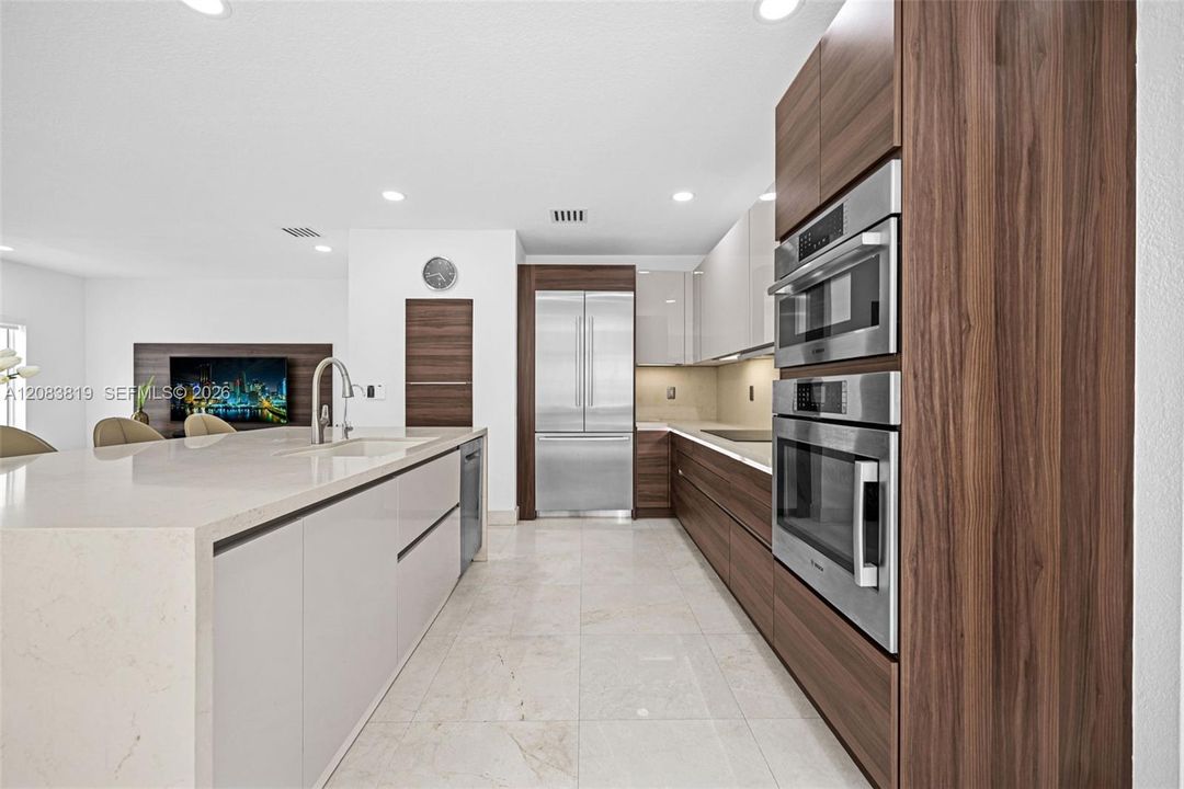 For Sale: $1,790,000 (5 beds, 3 baths, 3052 Square Feet)