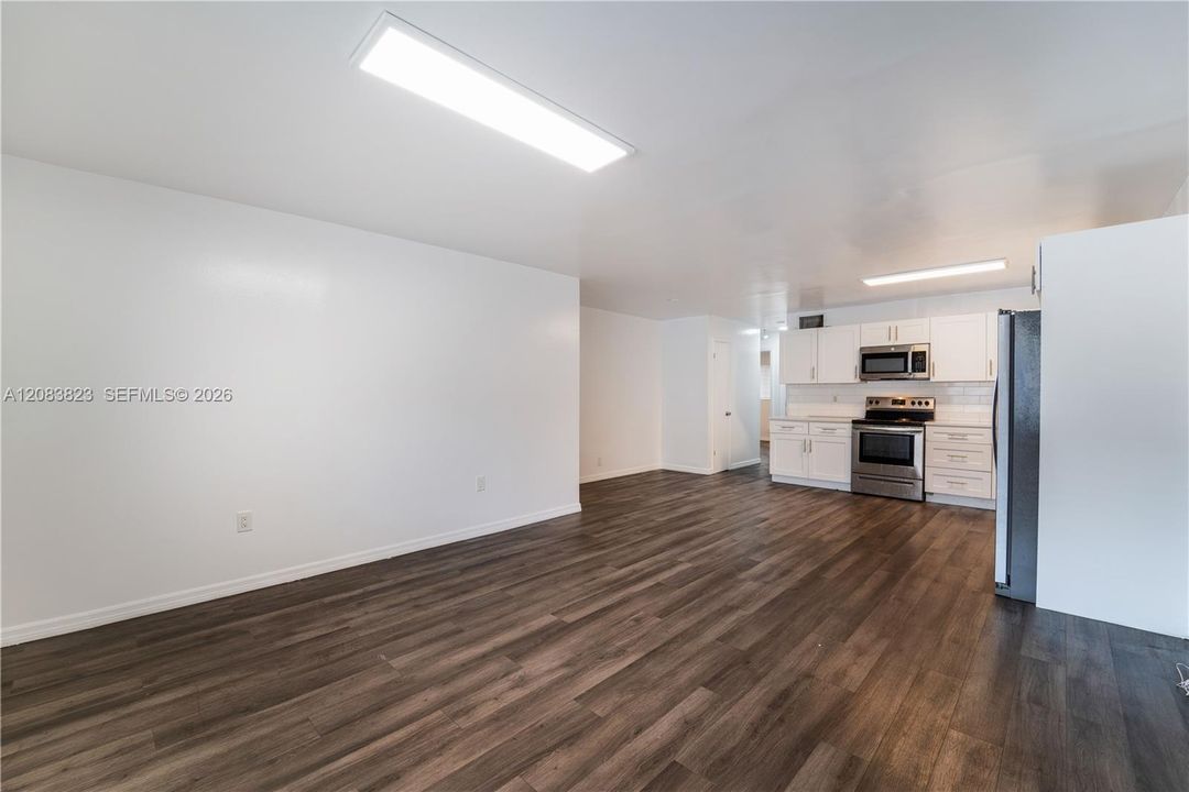For Rent: $2,900 (3 beds, 2 baths, 3600 Square Feet)