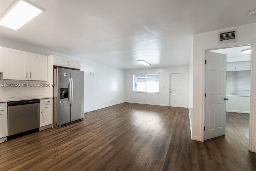 For Rent: $2,900 (3 beds, 2 baths, 3600 Square Feet)