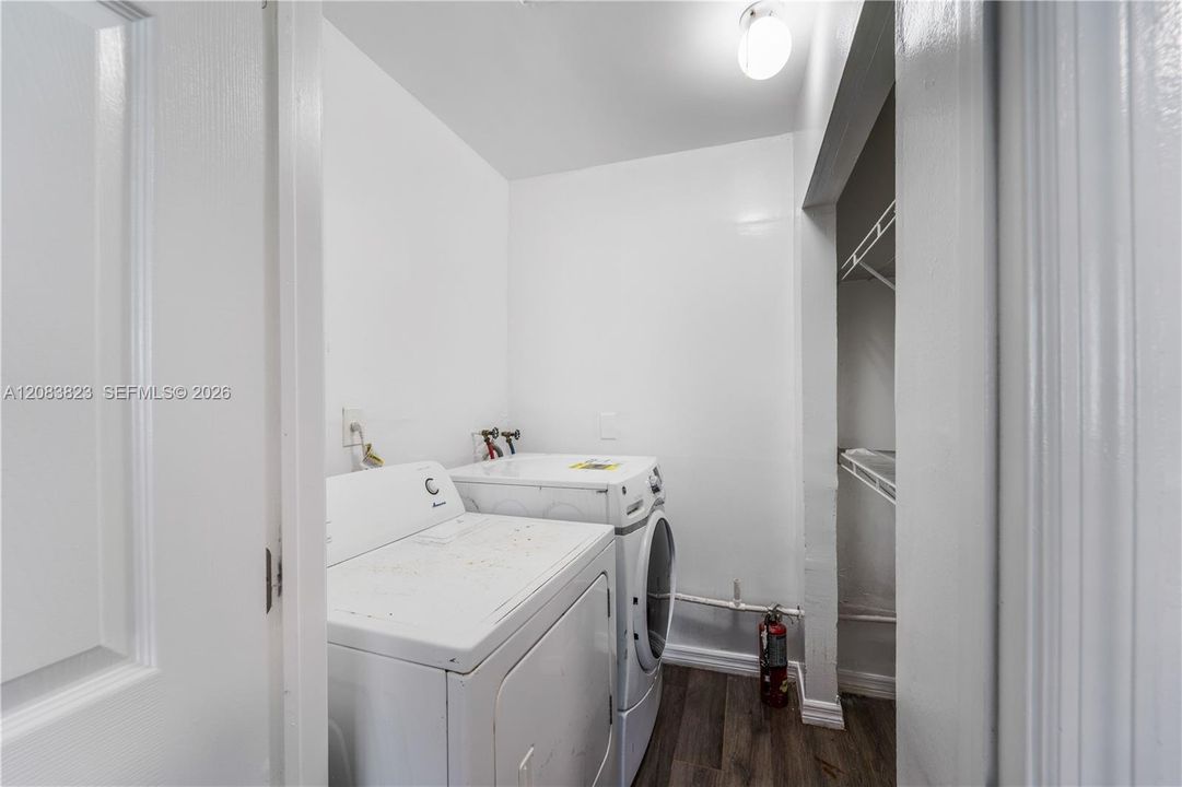For Rent: $2,900 (3 beds, 2 baths, 3600 Square Feet)