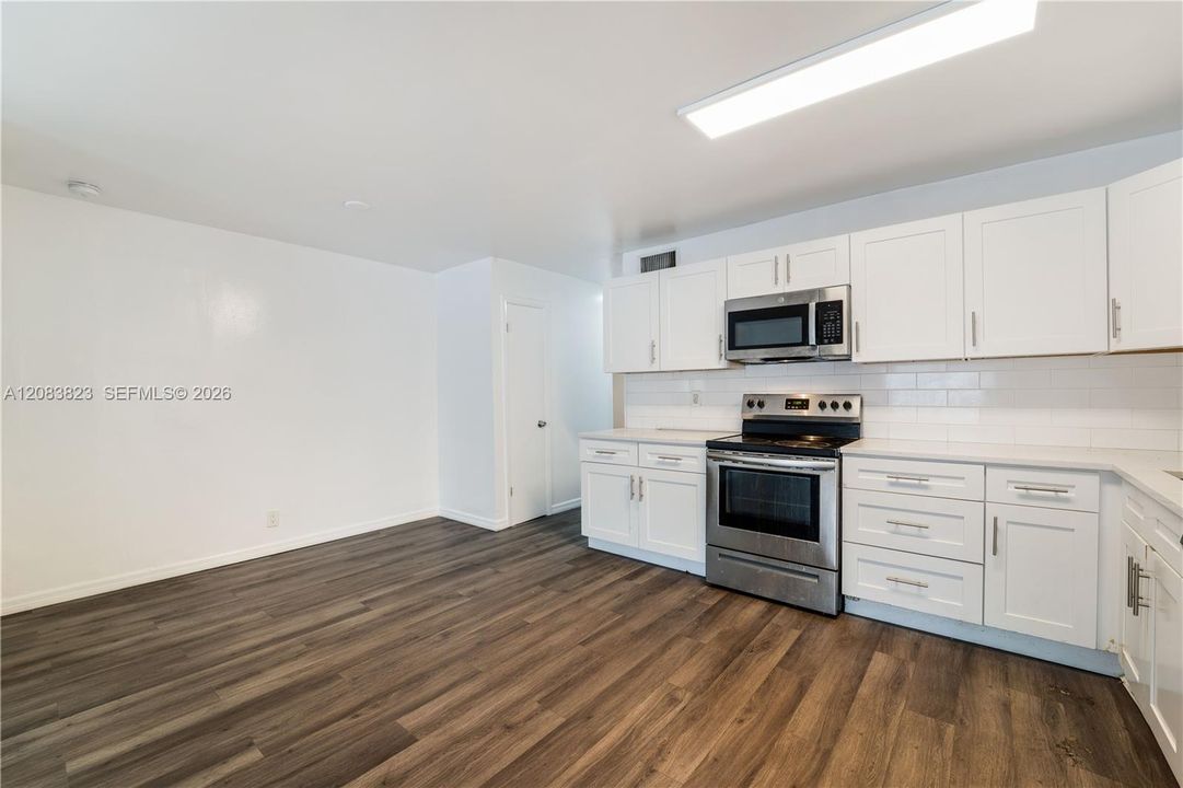 For Rent: $2,900 (3 beds, 2 baths, 3600 Square Feet)