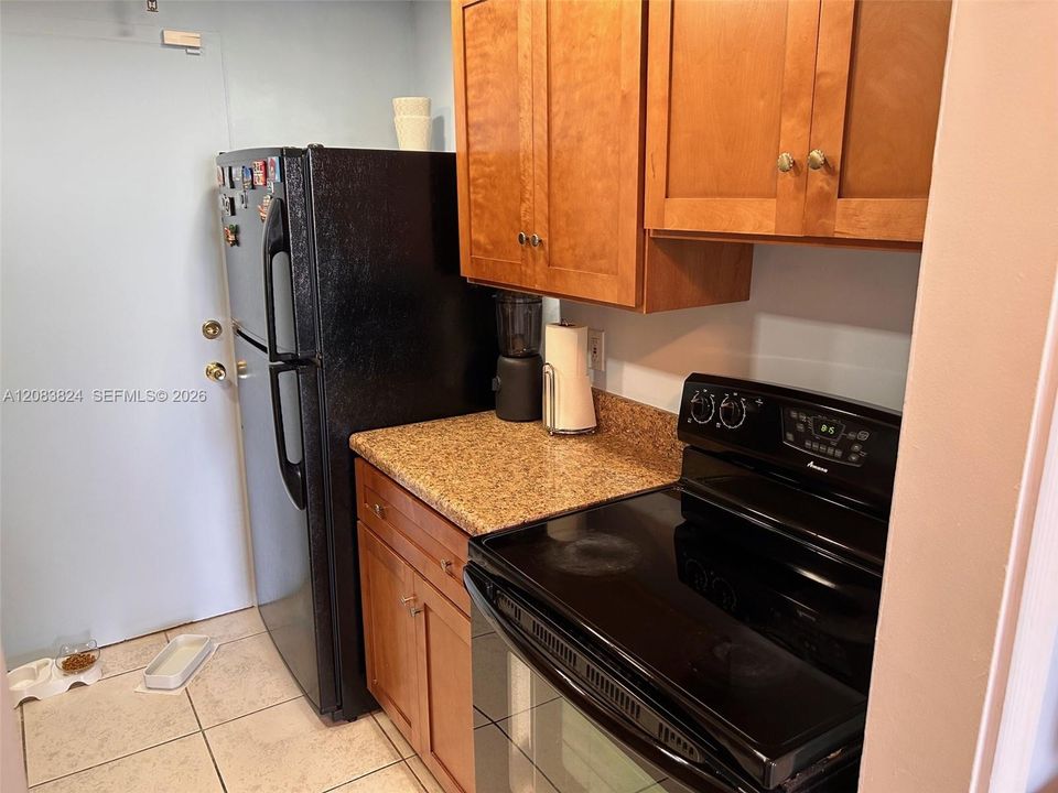 В аренду: $2,300 (2 спален, 2 ванн, 904 Квадратных фут)