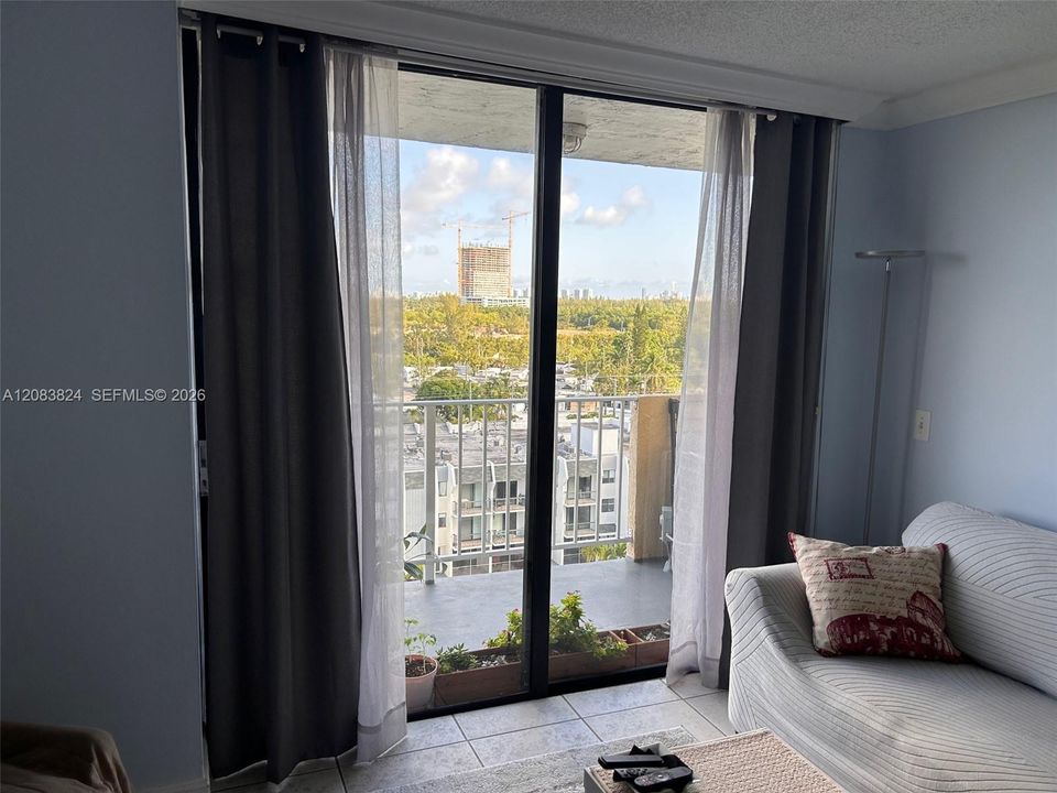 В аренду: $2,300 (2 спален, 2 ванн, 904 Квадратных фут)