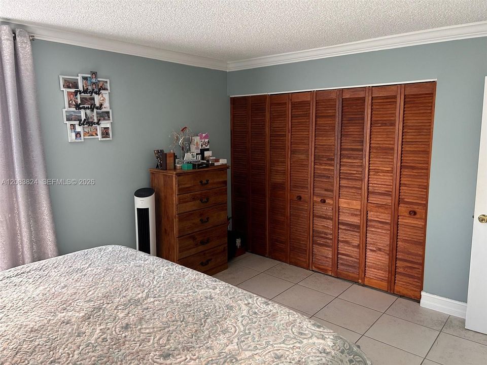 В аренду: $2,300 (2 спален, 2 ванн, 904 Квадратных фут)