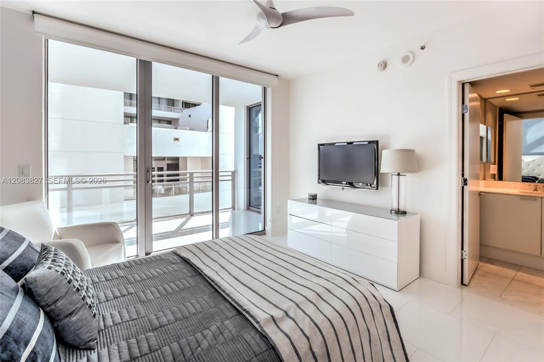 For Rent: $12,900 (3 beds, 3 baths, 2779 Square Feet)