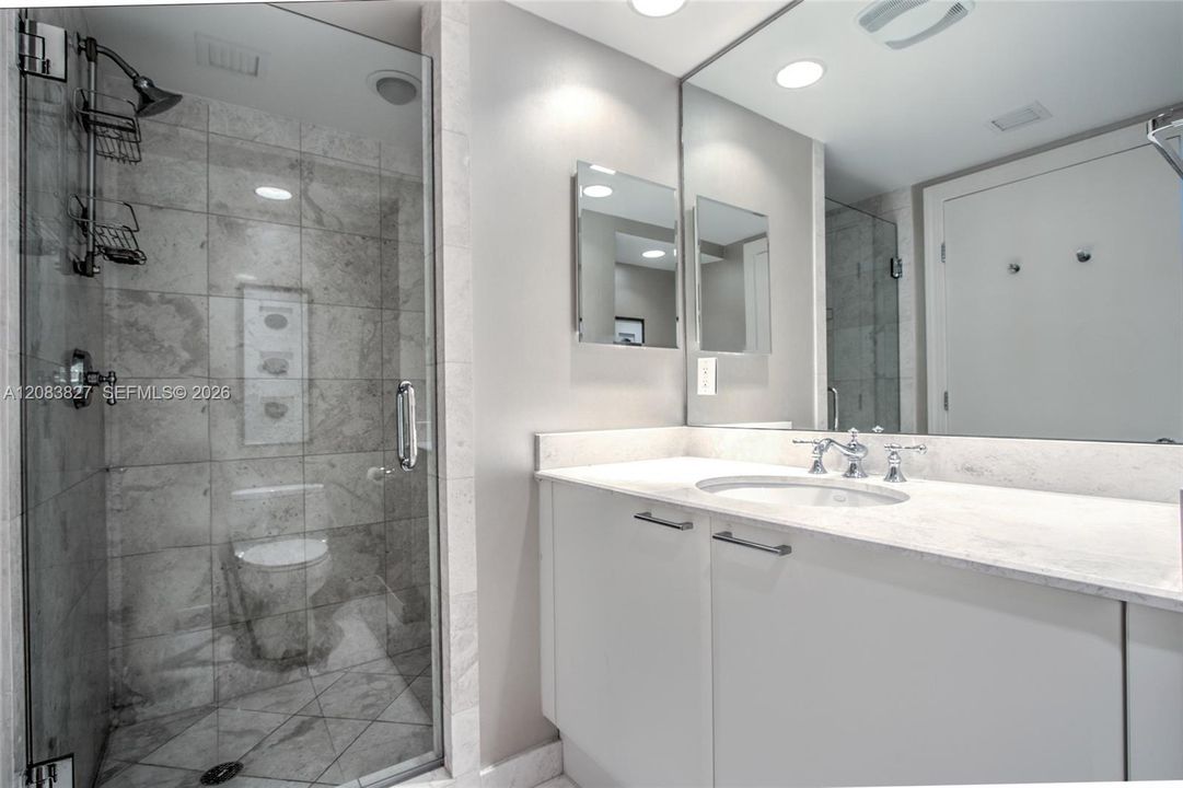 For Rent: $12,900 (3 beds, 3 baths, 2779 Square Feet)