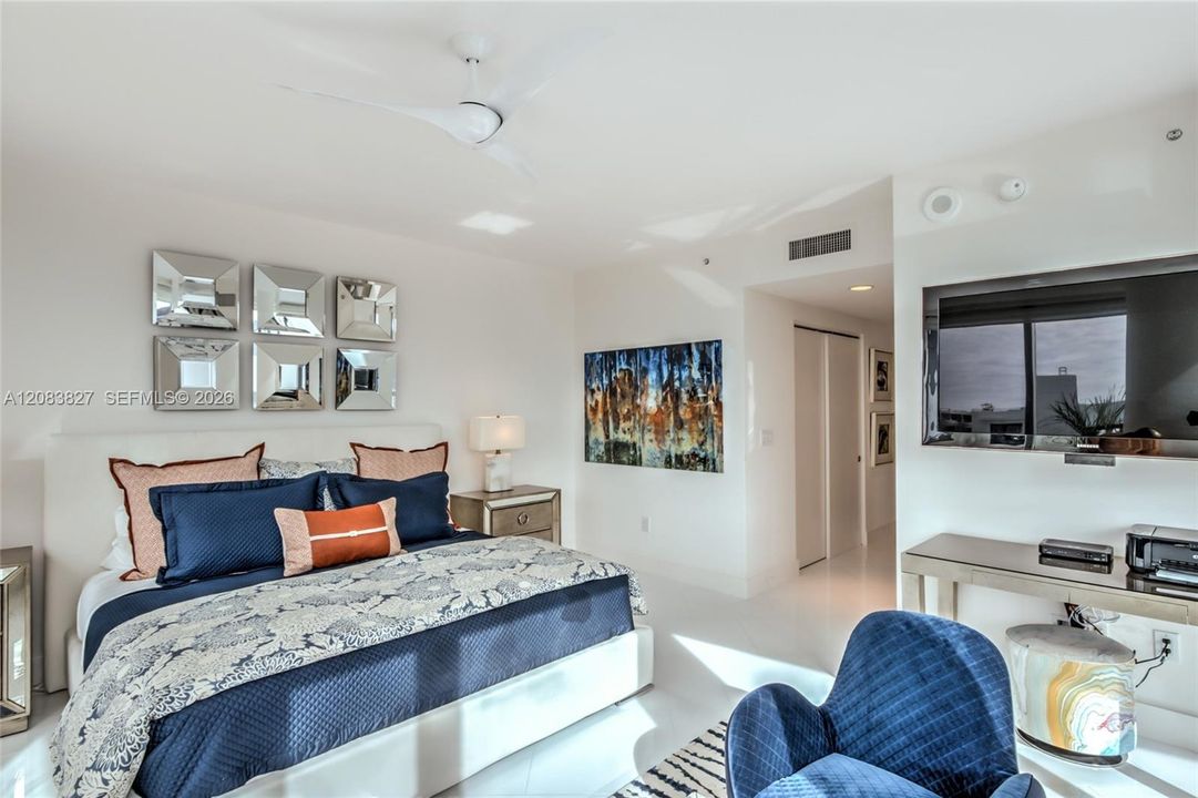 For Rent: $12,900 (3 beds, 3 baths, 2779 Square Feet)