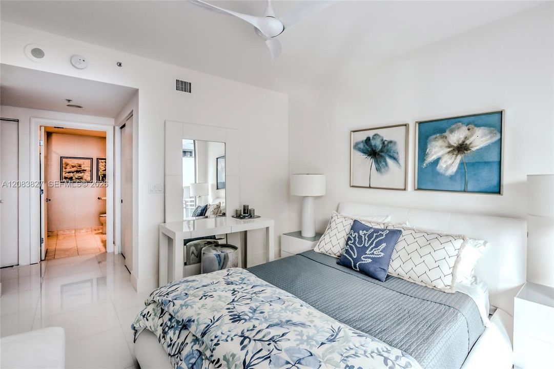 For Rent: $12,900 (3 beds, 3 baths, 2779 Square Feet)