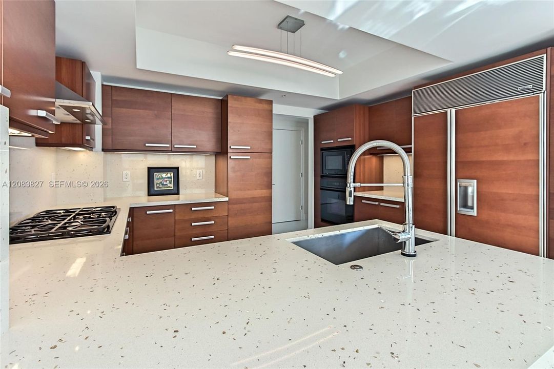 For Rent: $12,900 (3 beds, 3 baths, 2779 Square Feet)