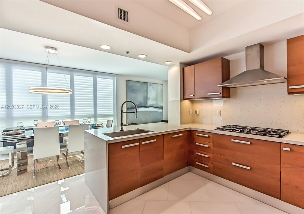 For Rent: $12,900 (3 beds, 3 baths, 2779 Square Feet)