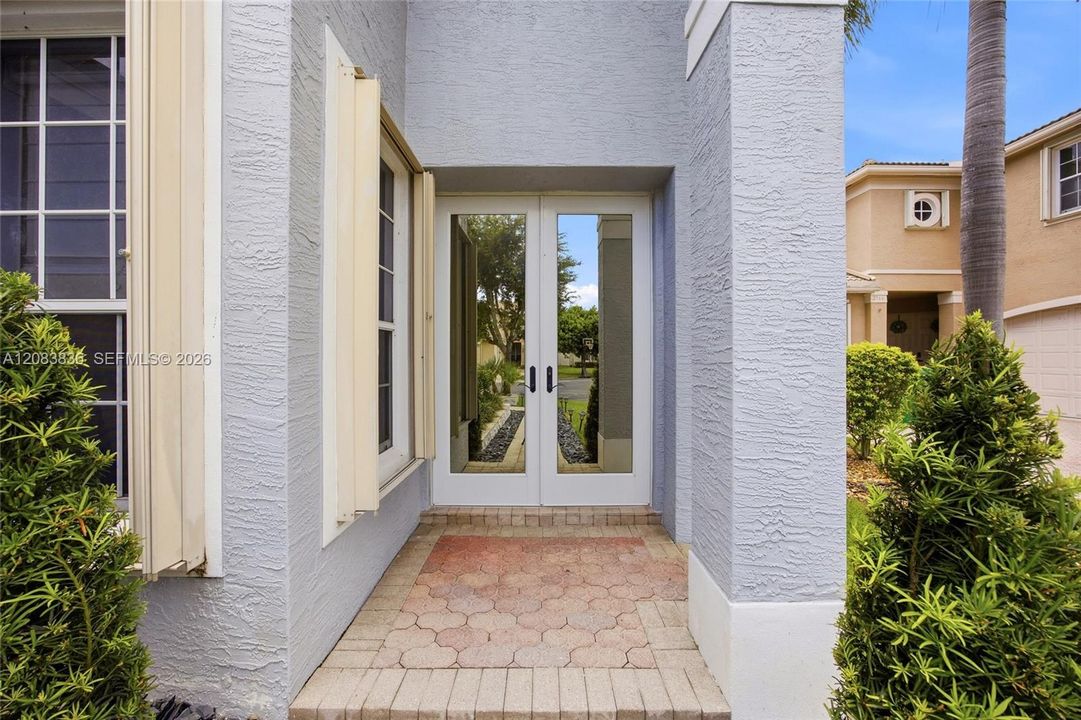 En Venta: $950,000 (5 camas, 3 baños, 3034 Pies cuadrados)