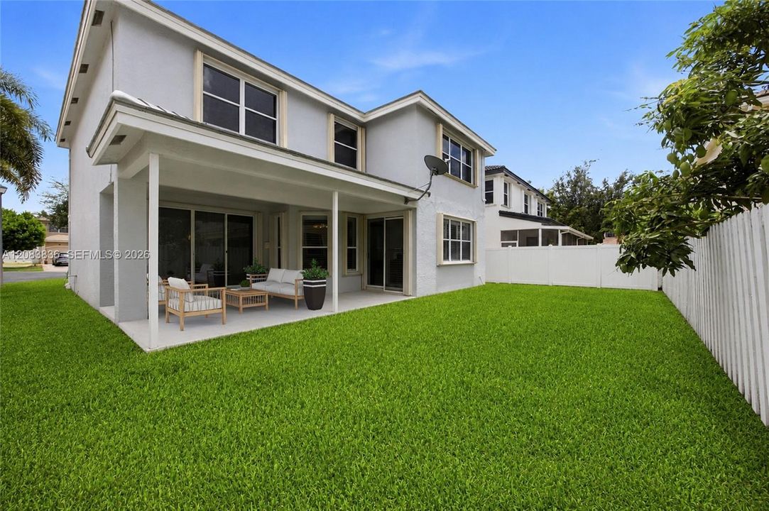 En Venta: $950,000 (5 camas, 3 baños, 3034 Pies cuadrados)