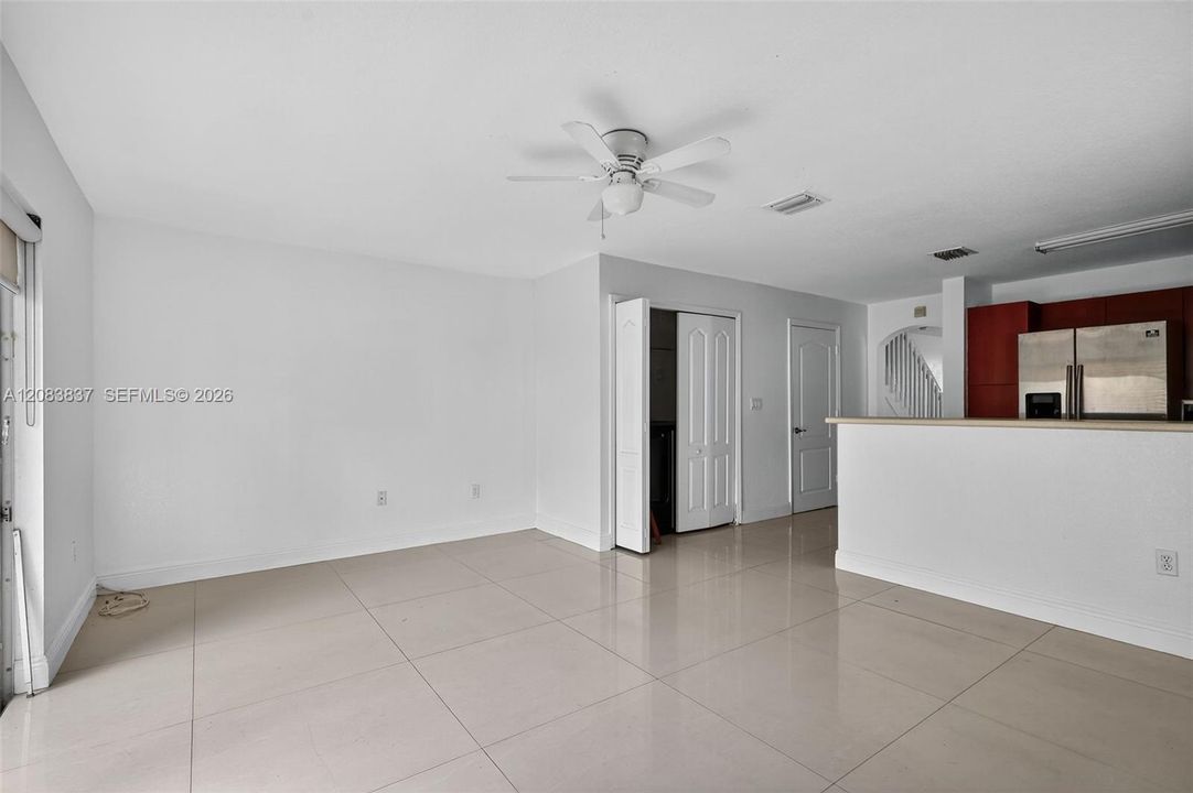 For Rent: $2,950 (3 beds, 2 baths, 1470 Square Feet)