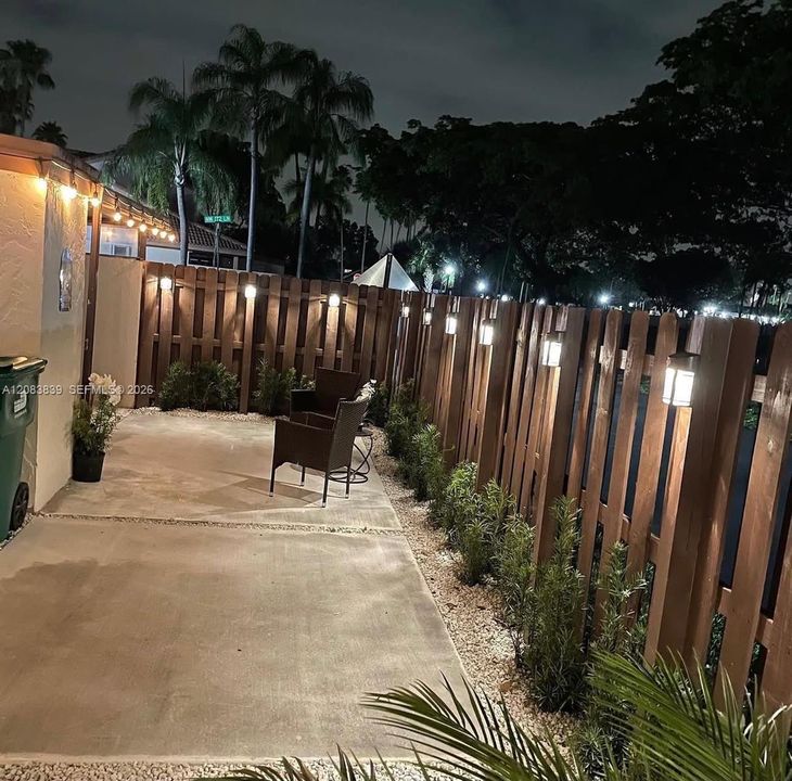 For Rent: $2,900 (2 beds, 2 baths, 932 Square Feet)