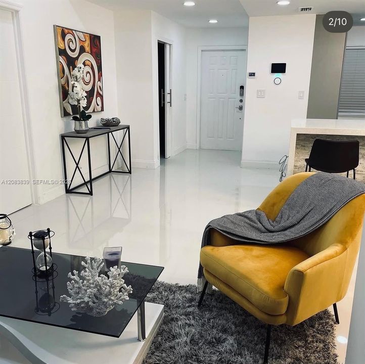 For Rent: $2,900 (2 beds, 2 baths, 932 Square Feet)