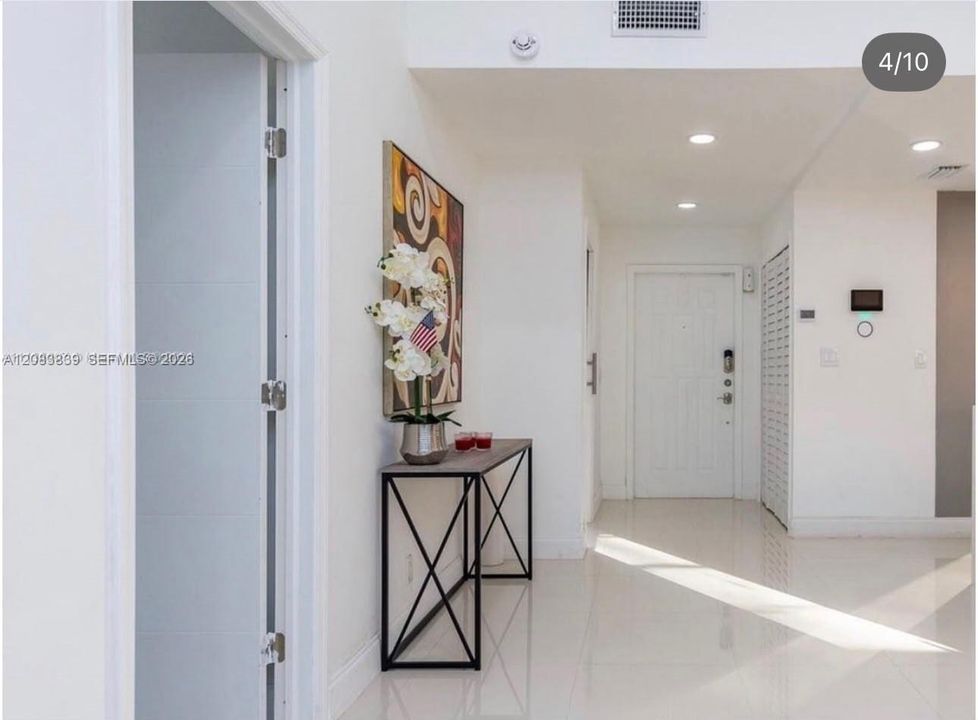 For Rent: $2,900 (2 beds, 2 baths, 932 Square Feet)