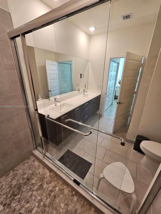 En Venta: $549,000 (3 camas, 2 baños, 1124 Pies cuadrados)
