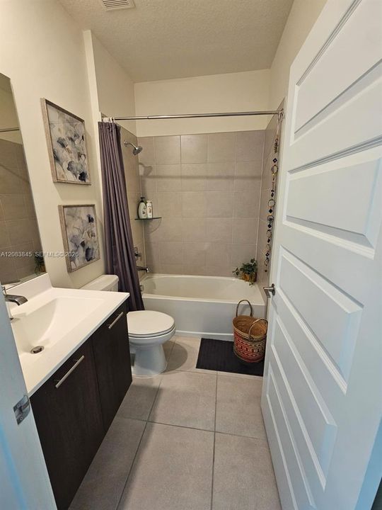 En Venta: $549,000 (3 camas, 2 baños, 1124 Pies cuadrados)