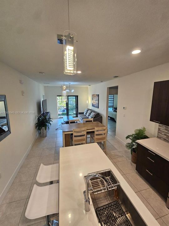 En Venta: $549,000 (3 camas, 2 baños, 1124 Pies cuadrados)