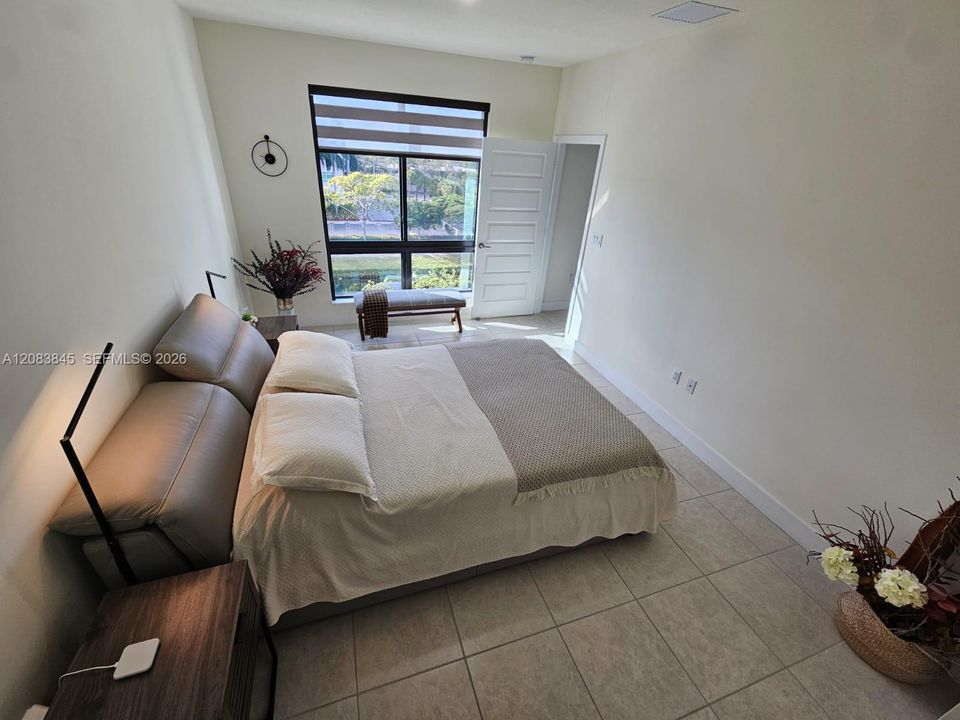 En Venta: $549,000 (3 camas, 2 baños, 1124 Pies cuadrados)