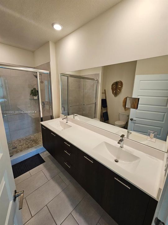 En Venta: $549,000 (3 camas, 2 baños, 1124 Pies cuadrados)