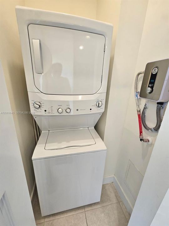 En Venta: $549,000 (3 camas, 2 baños, 1124 Pies cuadrados)