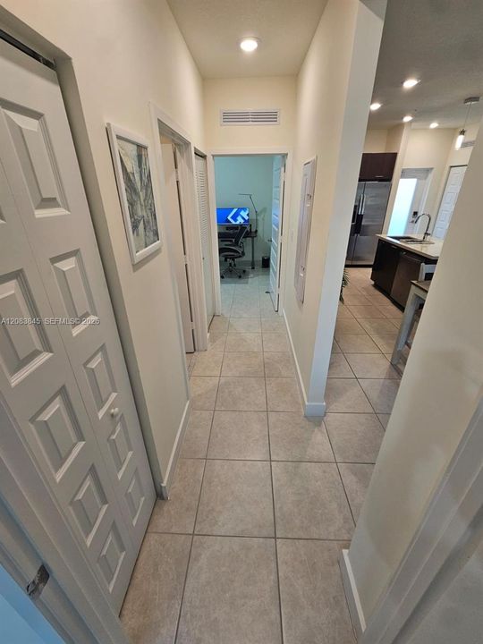 En Venta: $549,000 (3 camas, 2 baños, 1124 Pies cuadrados)