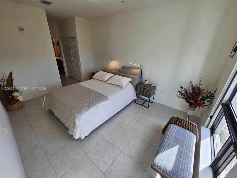 En Venta: $549,000 (3 camas, 2 baños, 1124 Pies cuadrados)