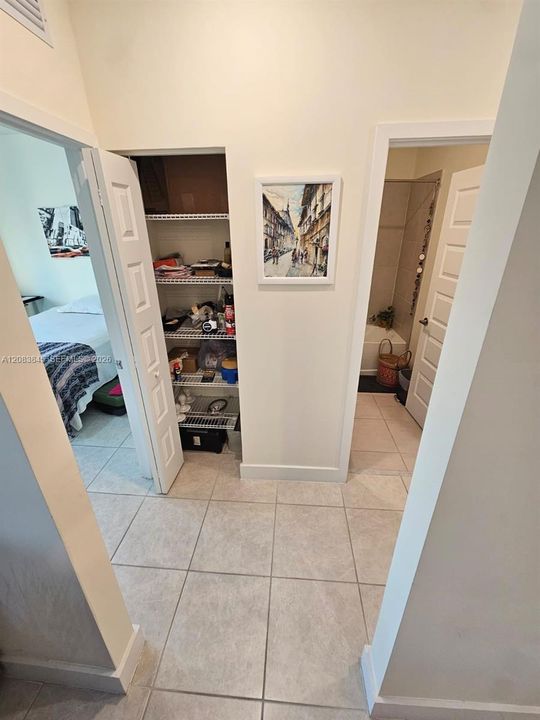 En Venta: $549,000 (3 camas, 2 baños, 1124 Pies cuadrados)