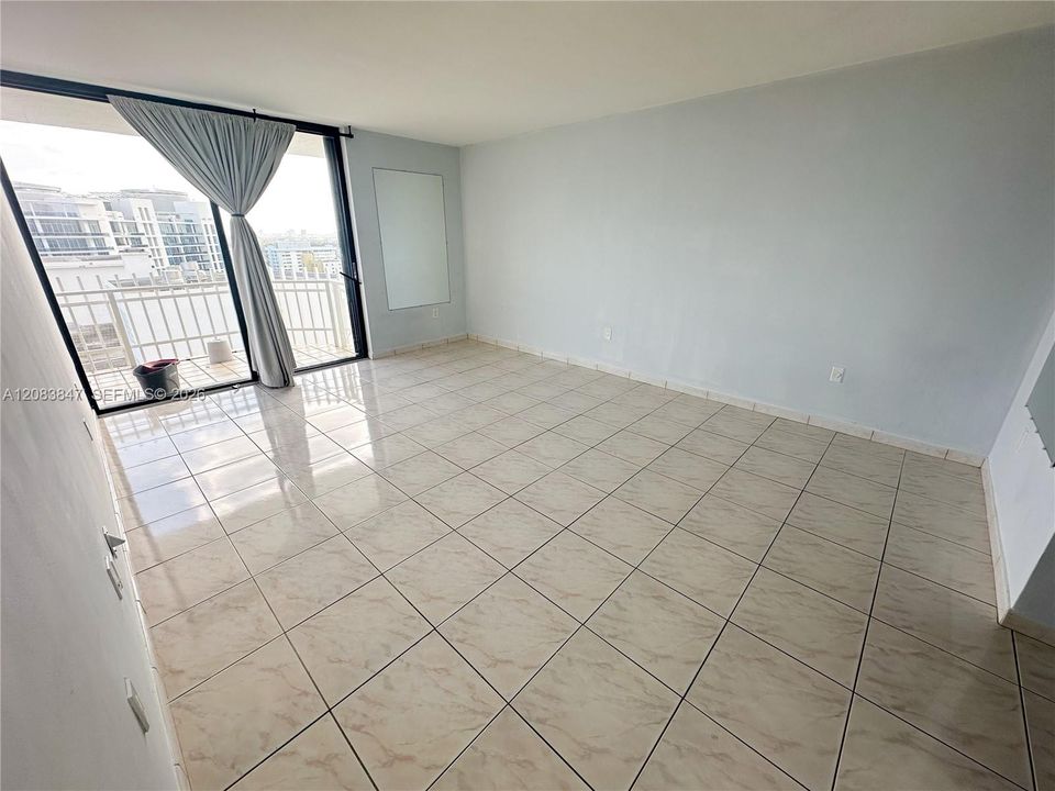 En Renta: $2,800 (1 camas, 1 baños, 1100 Pies cuadrados)