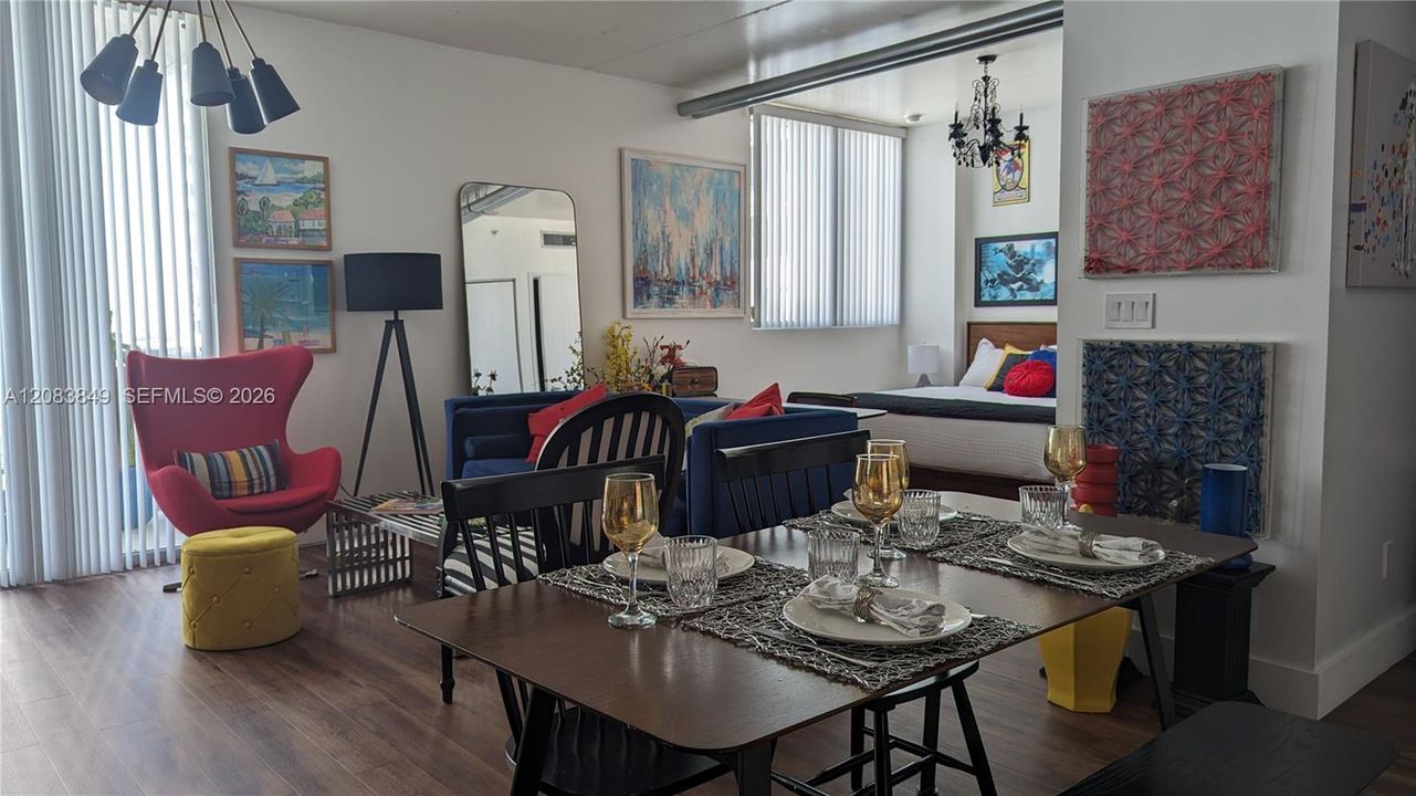 For Rent: $2,600 (0 beds, 1 baths, 638 Square Feet)