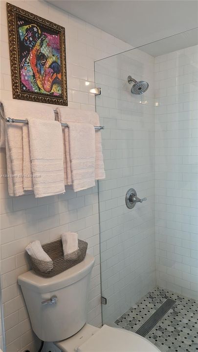 For Rent: $2,600 (0 beds, 1 baths, 638 Square Feet)