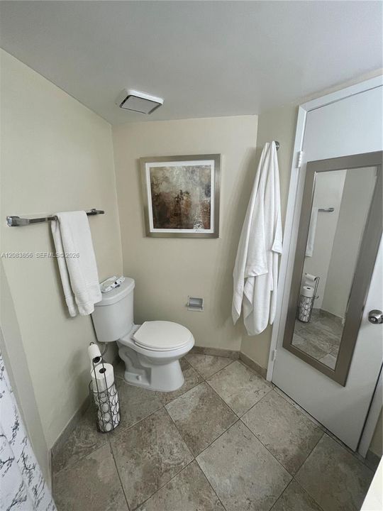 For Rent: $2,500 (2 beds, 2 baths, 1000 Square Feet)