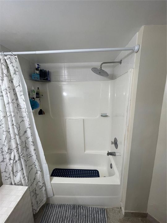 For Rent: $2,500 (2 beds, 2 baths, 1000 Square Feet)