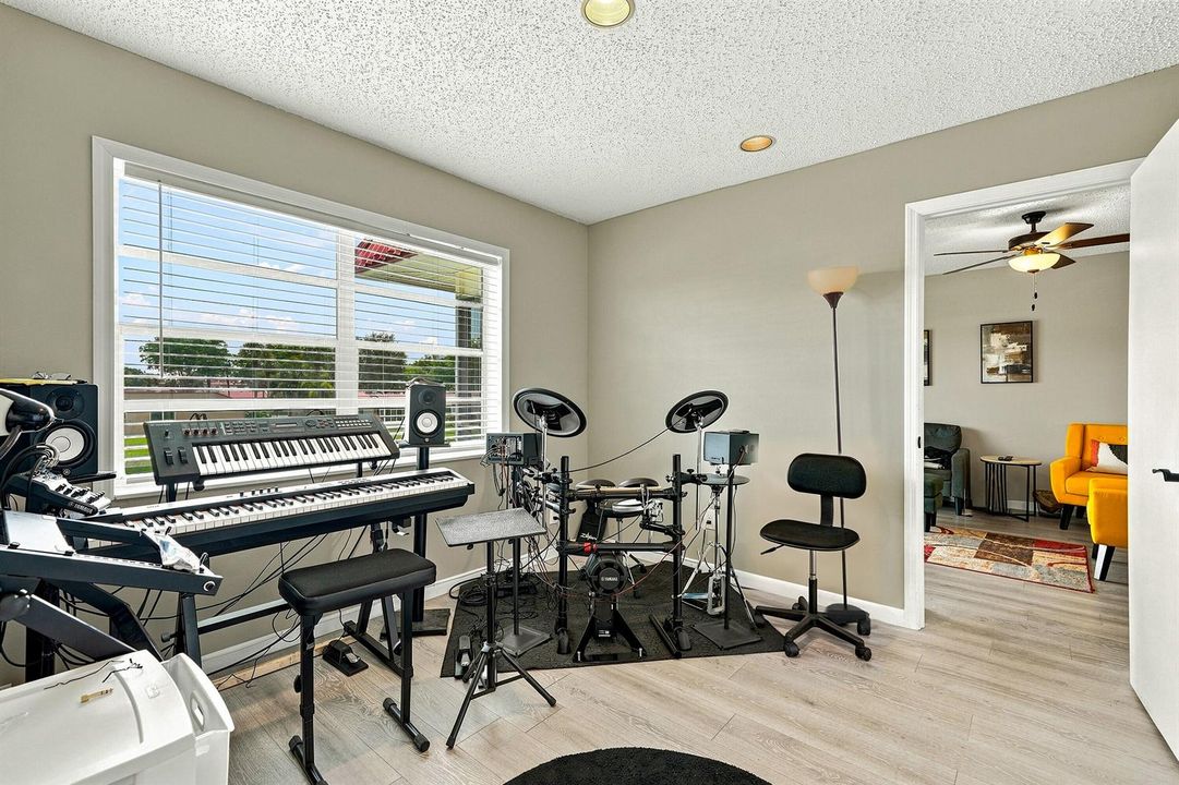 2nd Bedroom