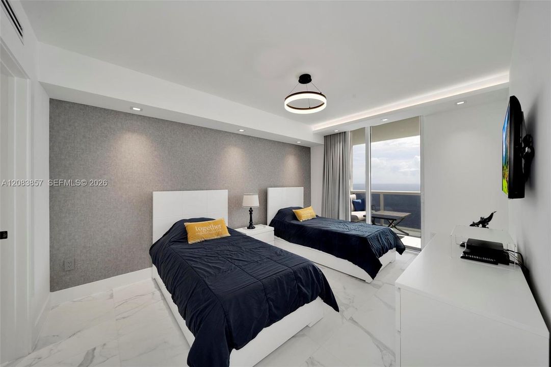 For Rent: $10,000 (3 beds, 3 baths, 1841 Square Feet)
