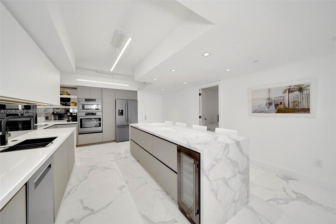 For Rent: $10,000 (3 beds, 3 baths, 1841 Square Feet)