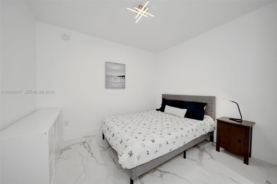 For Rent: $10,000 (3 beds, 3 baths, 1841 Square Feet)